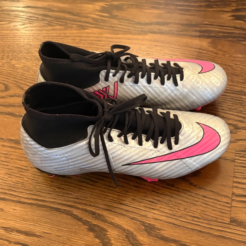 Nike Zoom Mercurial Superfly 9 Academy MG in a silver and pink colorway